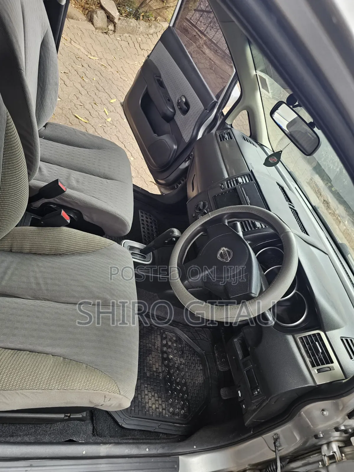 Nissan Tiida 2008 Silver