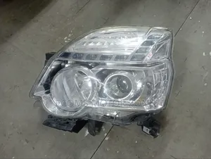 Nissan Trail NT31 Headlight