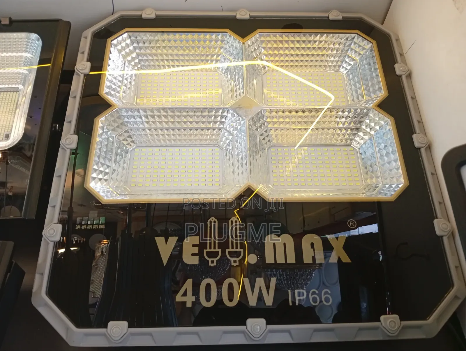 Vellmax 400W 4 Square Solar Floodlight/ Vellmax 400w