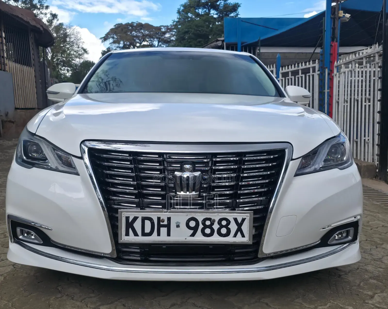 Toyota Crown 2016 White