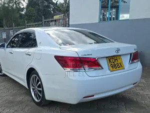 Toyota Crown 2016 White