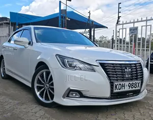 Toyota Crown 2016 White