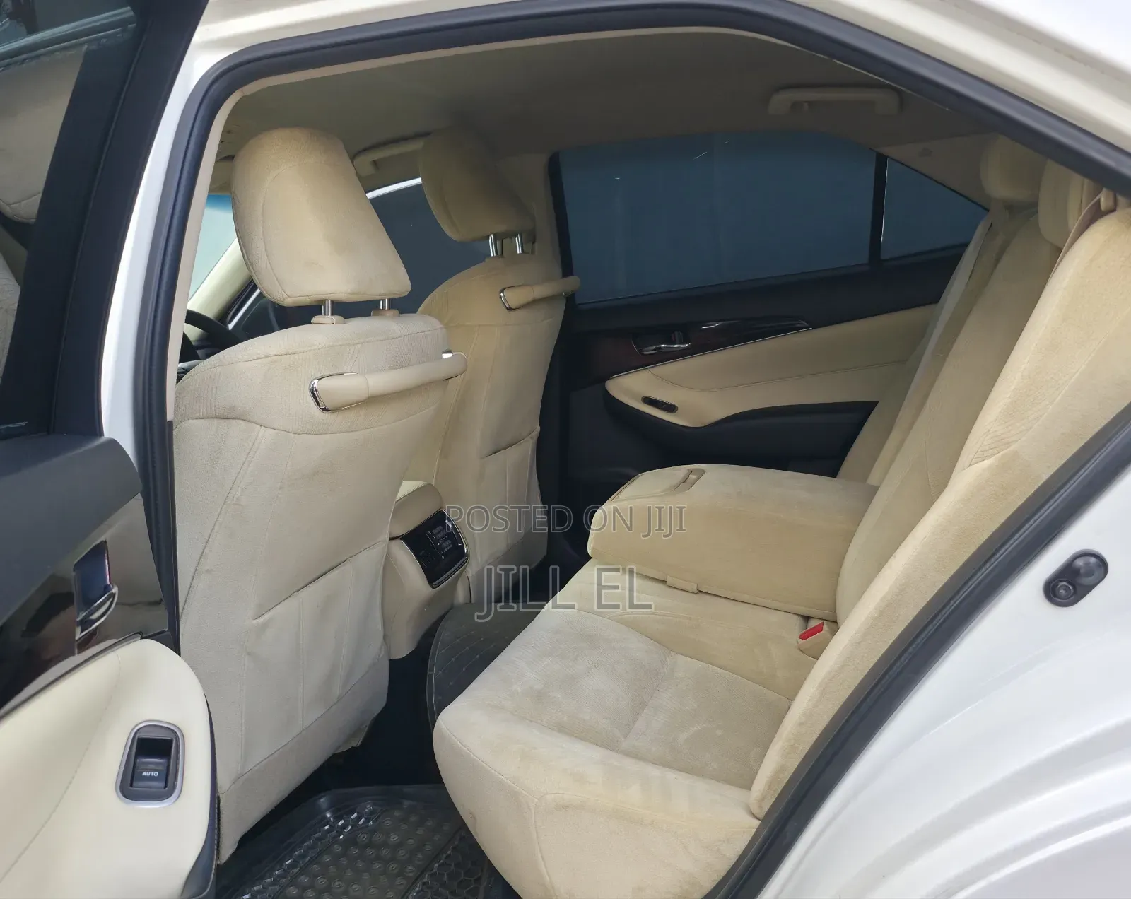 Toyota Crown 2016 White