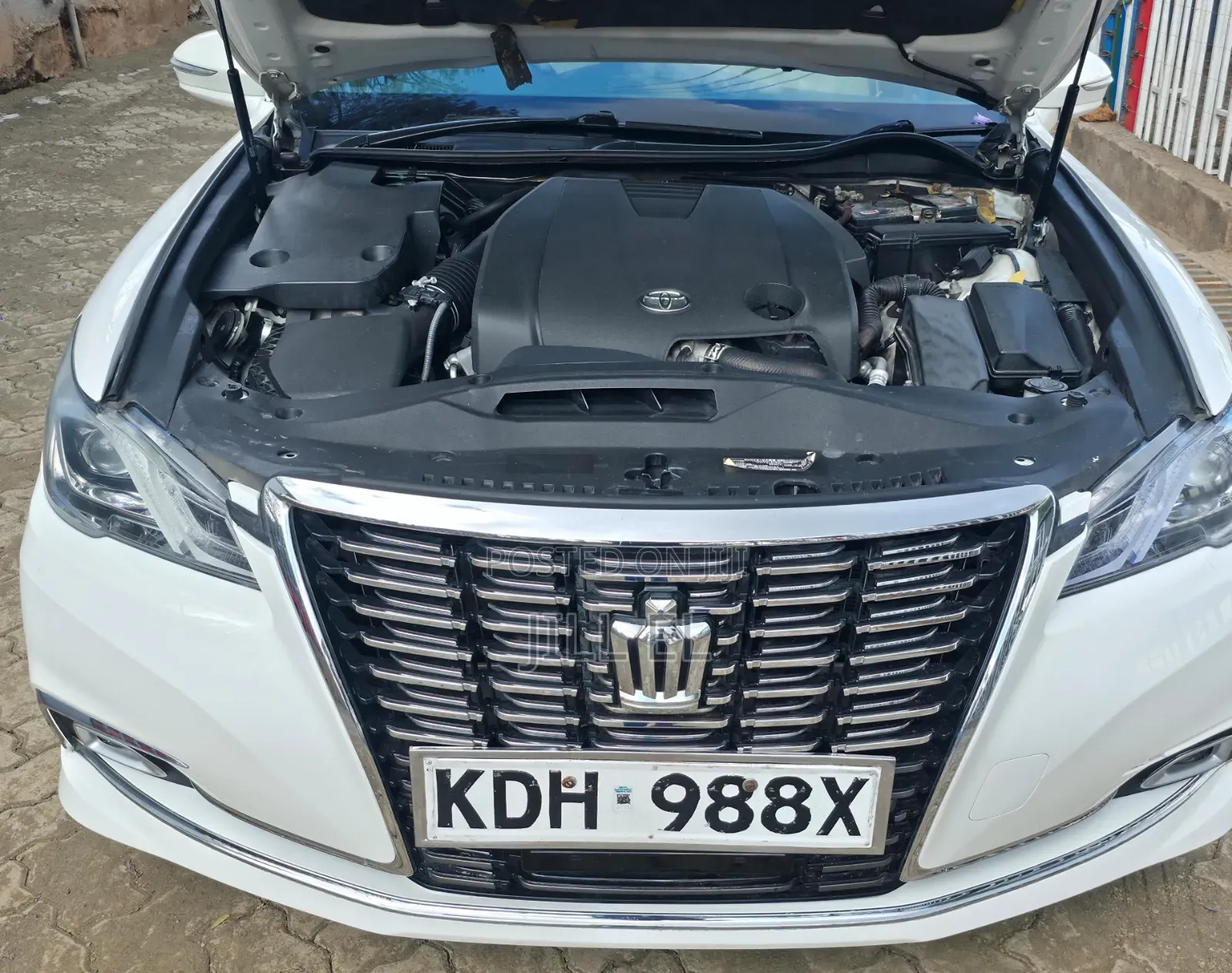 Toyota Crown 2016 White
