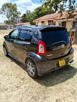 Toyota Passo 1.0 FWD 2015 Black