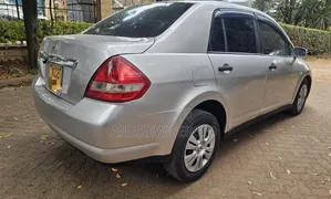 Nissan Tiida 2008 Silver