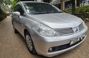 Nissan Tiida 2008 Silver