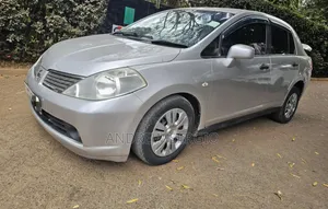 Nissan Tiida 2008 Silver
