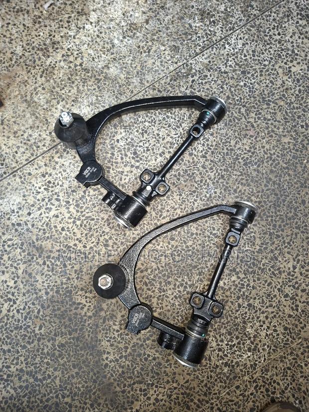 Toyota Hiace 7L Lower Control Arms - main view