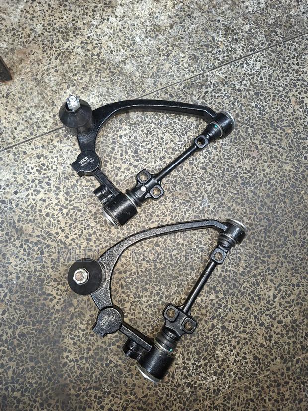 Toyota Hiace 7L Lower Control Arms - thumbnail 2