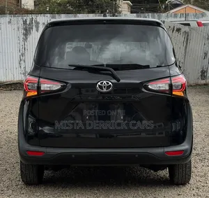 Toyota Sienta 2019 Black