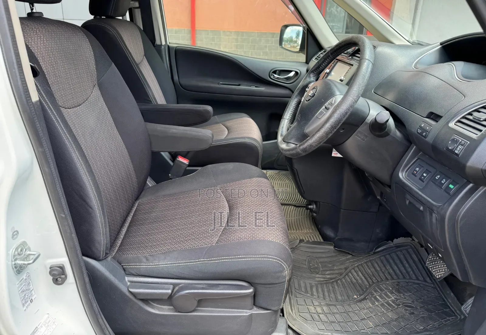Nissan Serena 2016 White