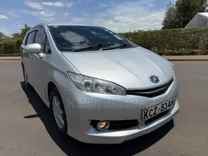 Toyota Wish 2013 Silver