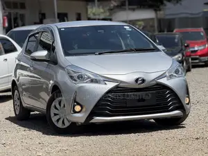 Toyota Vitz 1.3 FWD 5dr 2019 Silver