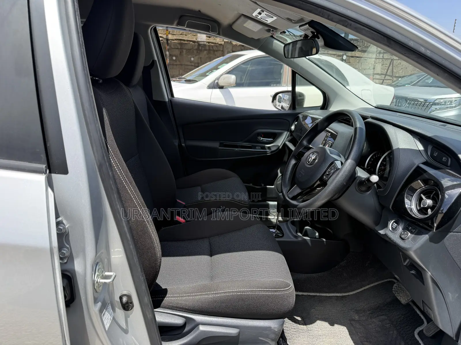Toyota Vitz 1.3 FWD 5dr 2019 Silver