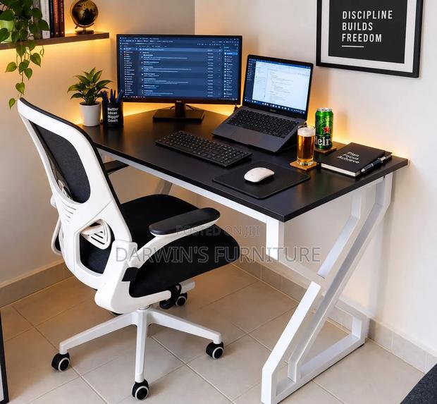 Executive Mobile Office Chair and Office Table - main view