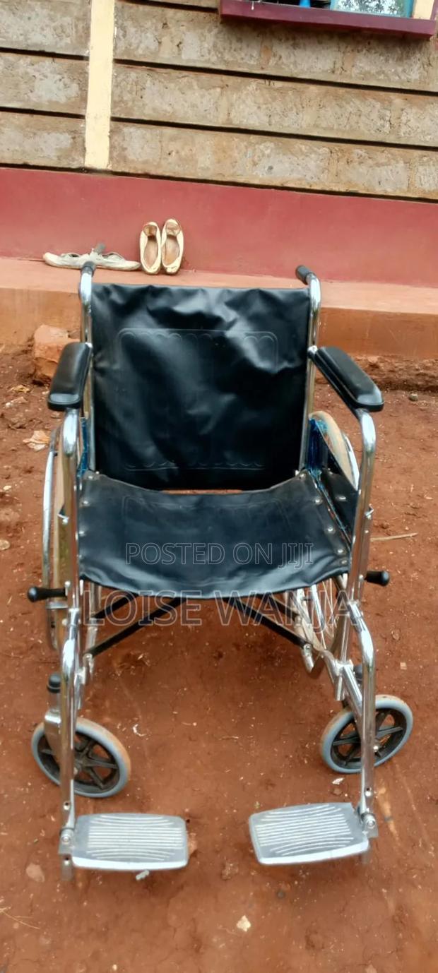 Wheelchair - thumbnail 2