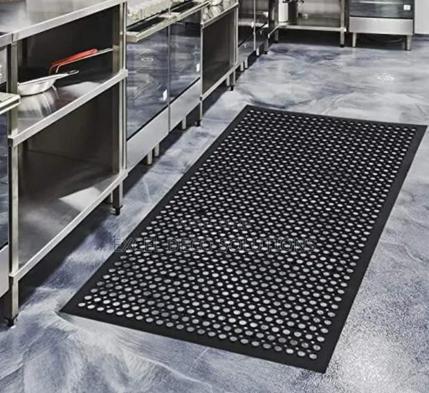 80x120cm Commercial Drainage Mat, 12mm Thick - main view