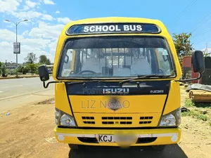 Isuzu NQR 2016 Yellow