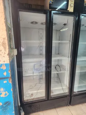 2 Door 8 Large Trays Display Chiller/1000litres