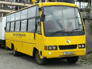Mitsubishi Fuso Rosa 2014 Yellow