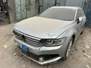 Volkswagen Passat 2018 Silver