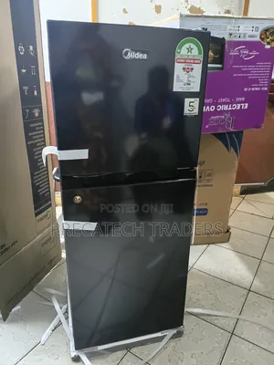 Midea 128L Black Refrigerator – Space-Saving Design