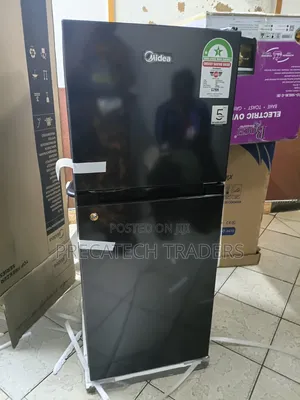 Midea 128L Black Refrigerator – Space-Saving Design
