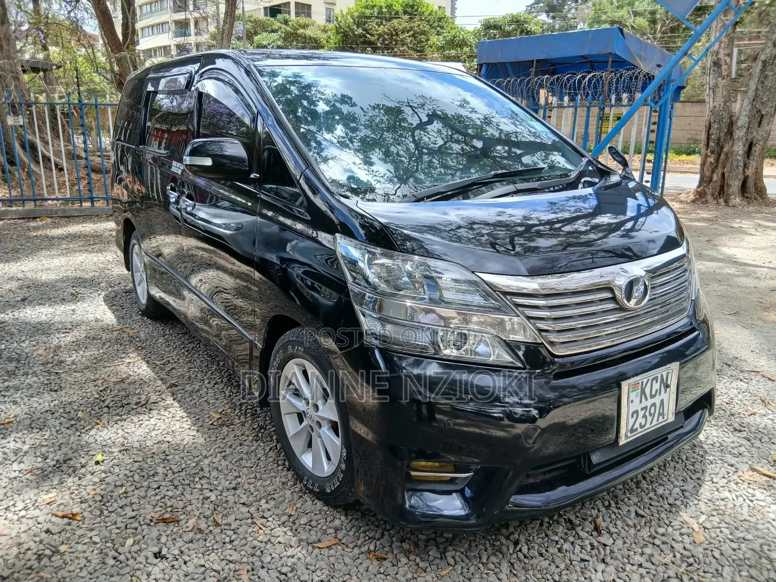 Toyota Vellfire 2010 Black