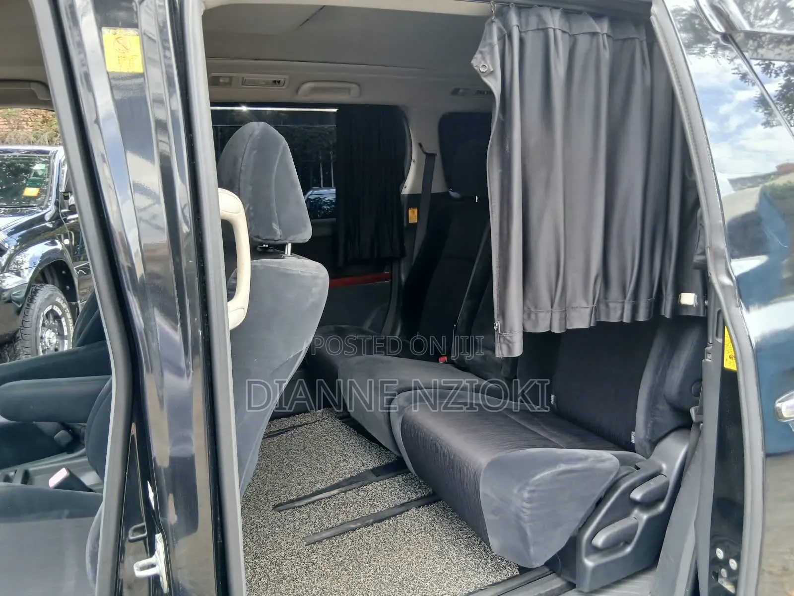 Toyota Vellfire 2010 Black