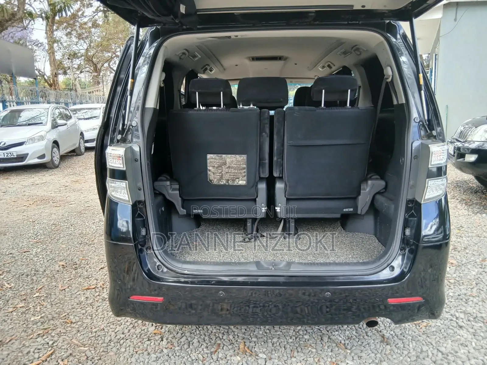 Toyota Vellfire 2010 Black