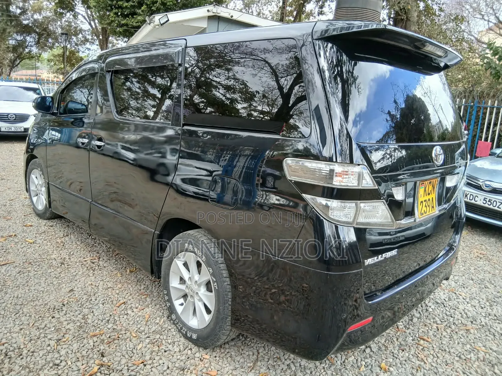 Toyota Vellfire 2010 Black