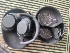 SONY WH-1000XM4 — Premium Headphones