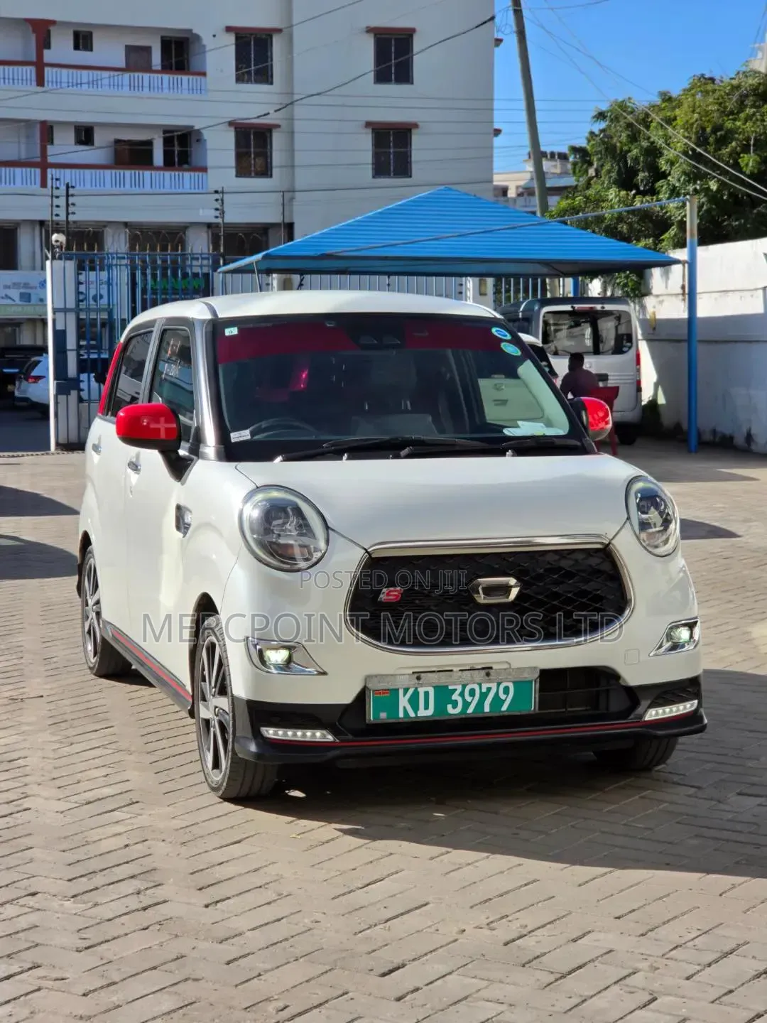 Daihatsu Cast 2019 White