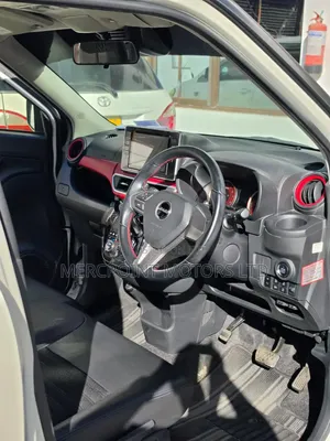 Daihatsu Cast 2019 White
