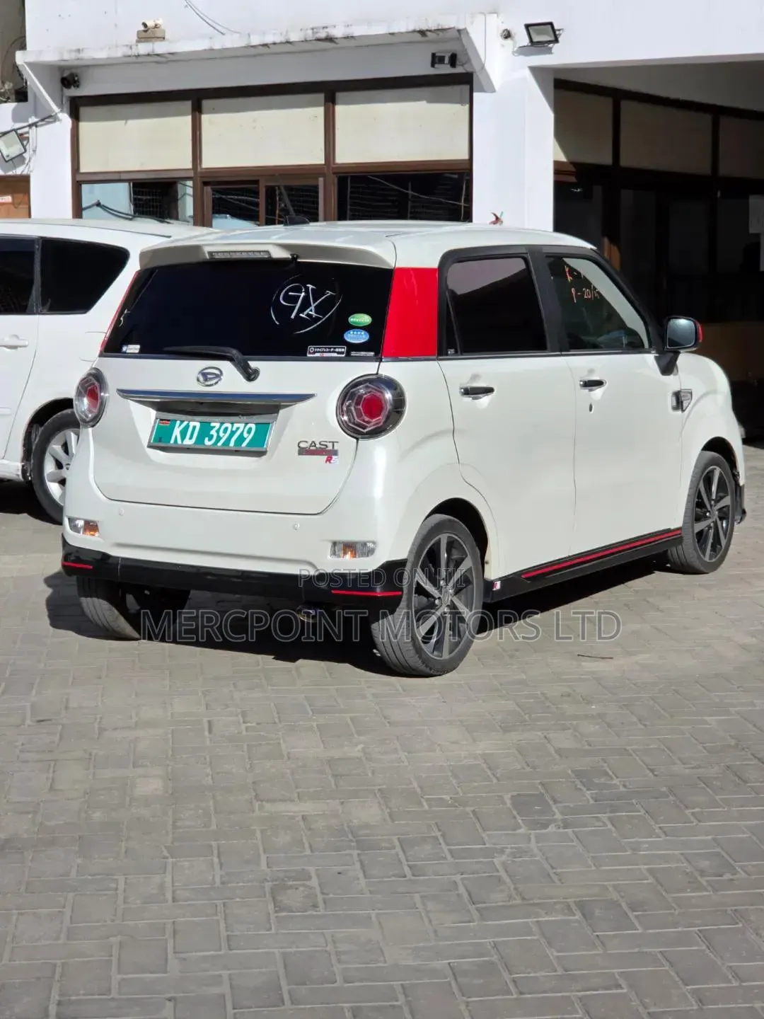 Daihatsu Cast 2019 White