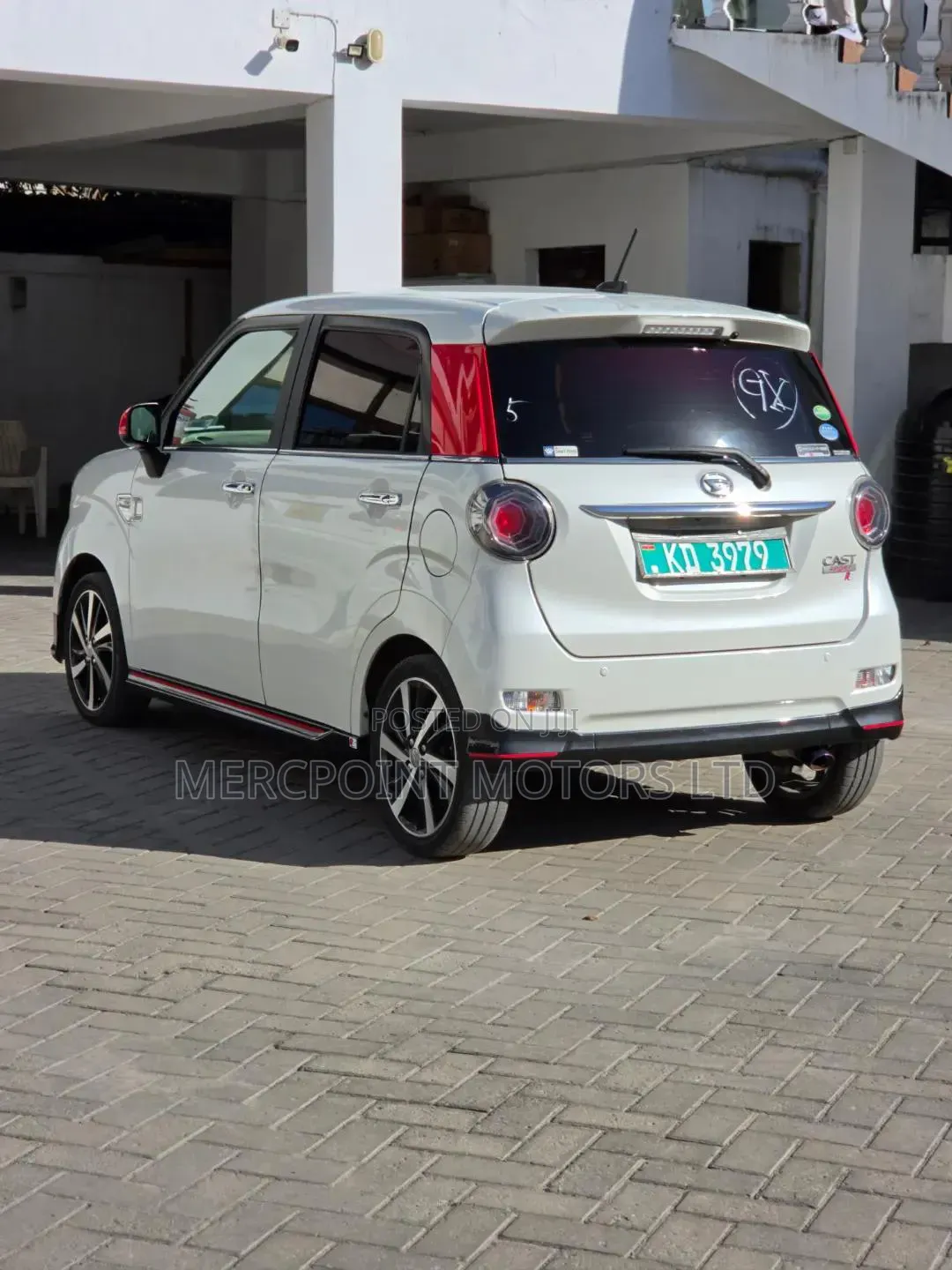 Daihatsu Cast 2019 White