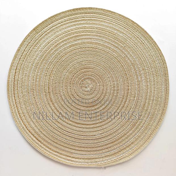 6pcs Elegant Round Woven Placemats - thumbnail 6