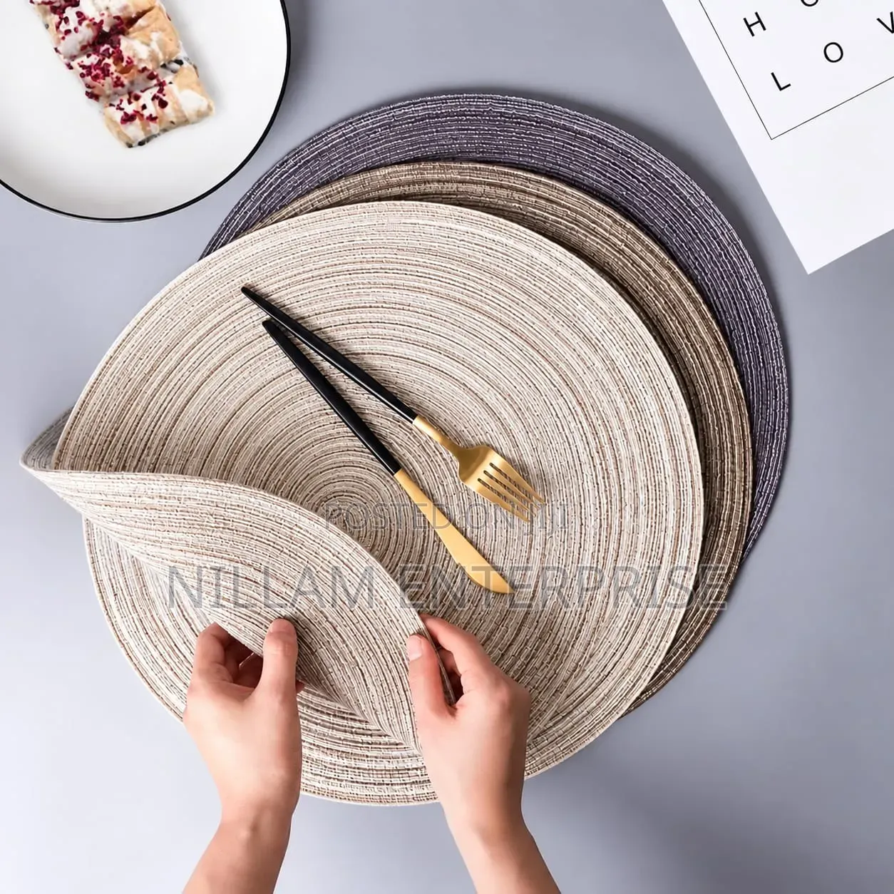 6pcs Elegant Round Woven Placemats