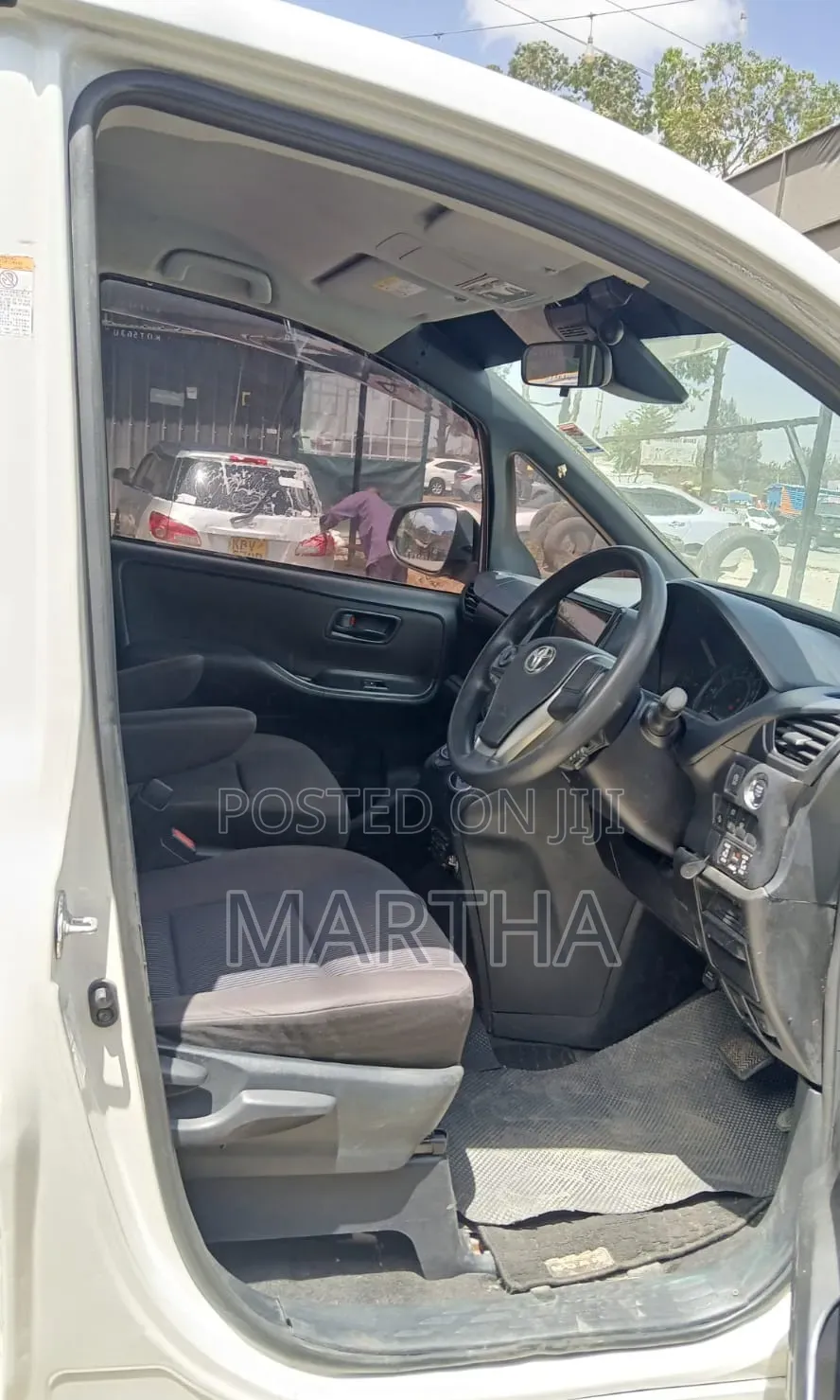 Toyota Noah 2018 White
