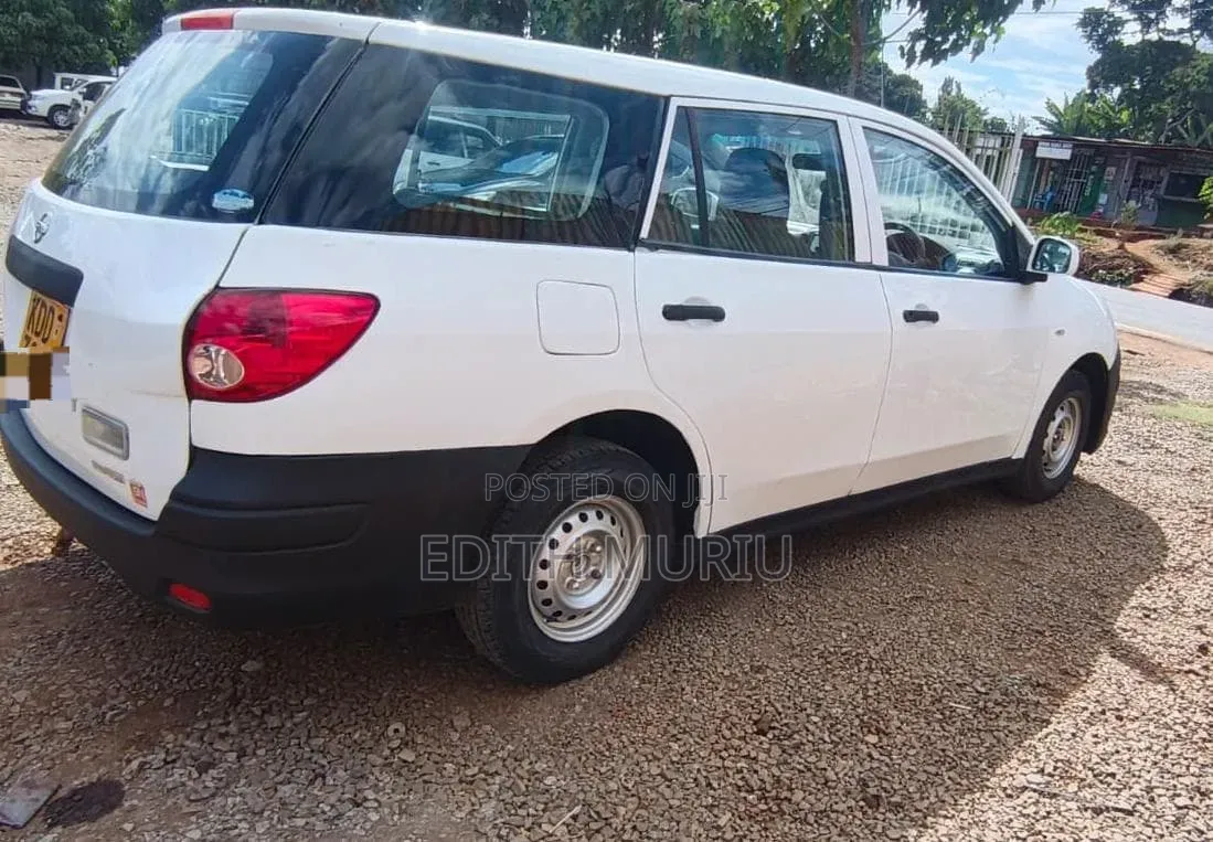 Nissan Advan 2014 White