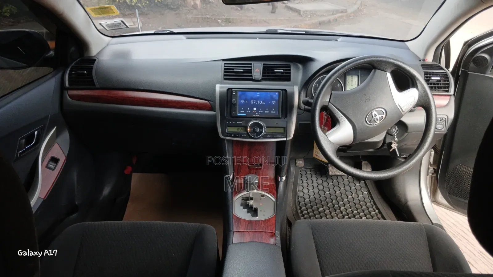 Toyota Allion 2010 Silver