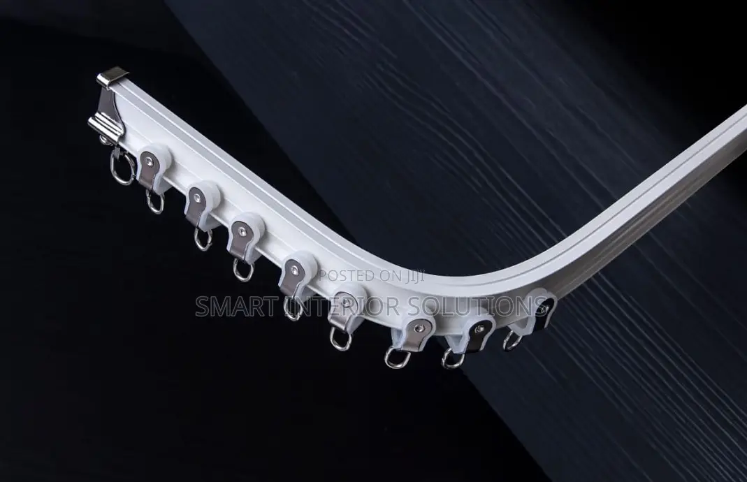 Easily-Bendable Curtain Rails