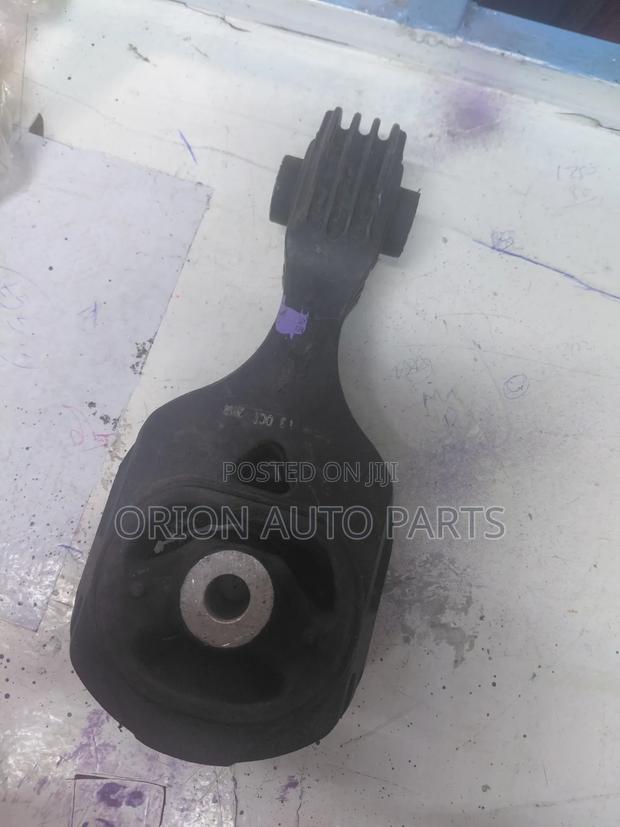Vezel Mounting - thumbnail 3