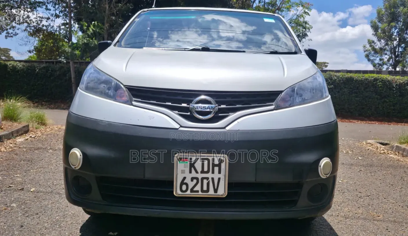 Nissan NV200 2015