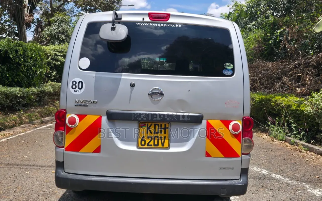 Nissan NV200 2015