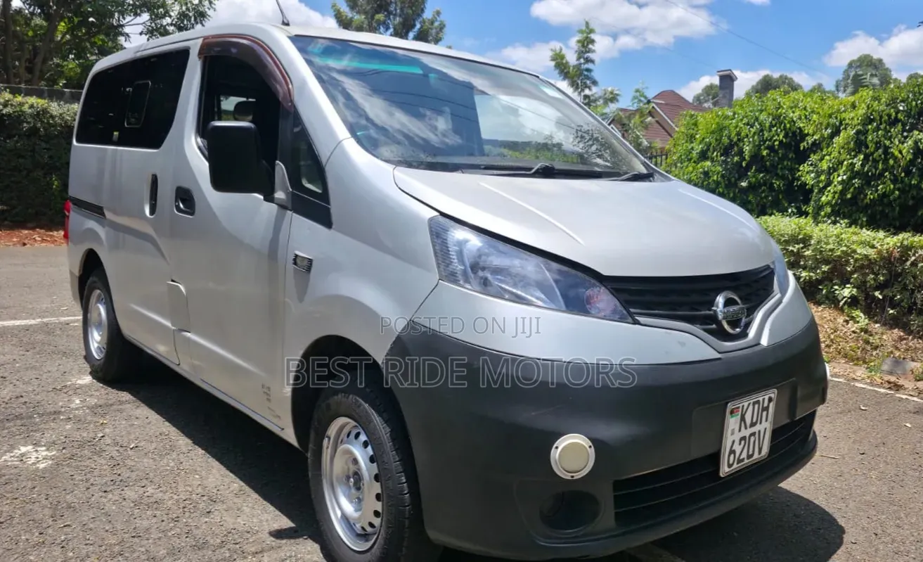 Nissan NV200 2015