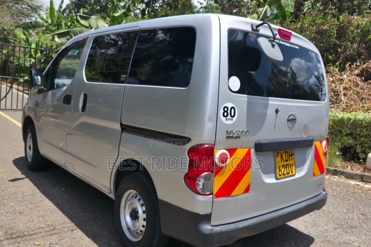 Nissan NV200 2015