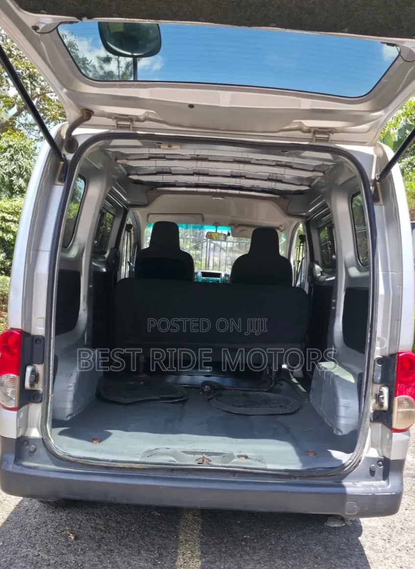 Nissan NV200 2015