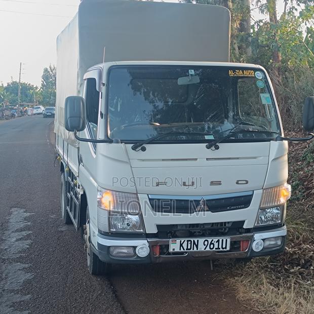 Mistubishi Fuso Canter - main view